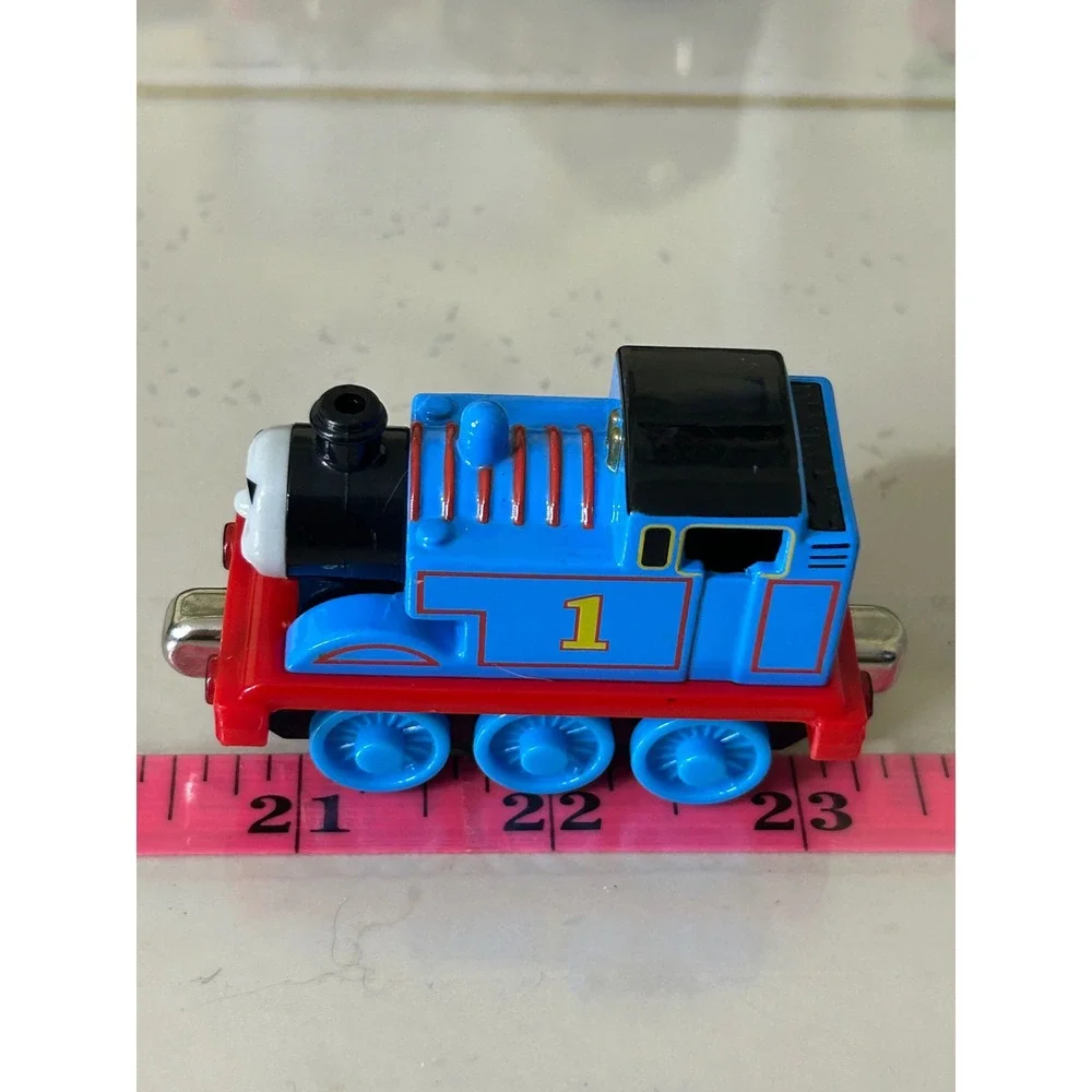 Thomas & Friends Take-n-Play Thomas Die-Cast Metal Magnetic Train Engine No 1